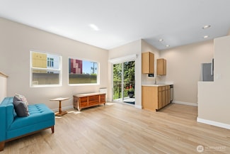 4530 Meridian Ave N Unit S4, Seattle, WA 98103