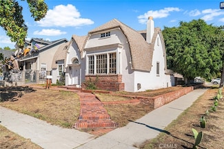 2000 N New Hampshire Ave, Los Angeles, CA 90027