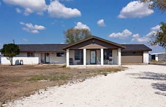 6604 County Road 136, Beeville, TX 78102