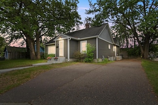 613 5th St NW, Elk River, MN 55330