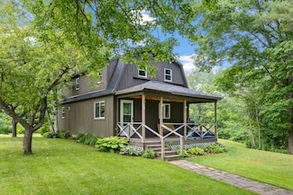 16 Bradford Rd, Sunapee, NH 03782