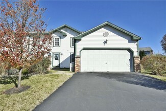 1417 Lexington Dr, Lawrence, PA 15055