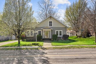 1312 S Walnut Ave, Freeport, IL 61032