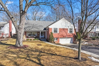 1251 Pine St, Glenview, IL 60025