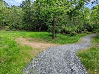 402 Bradley Creek Rd, Franklin, NC 28734