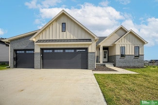 21102 Atwood Ave, Omaha, NE 68022