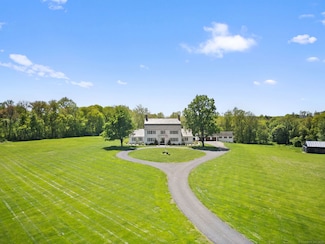 879 Russell Ave, Suffield, CT 06078