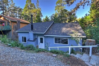 23668 Scenic Dr, Crestline, CA 92325