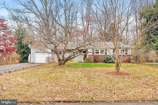 51 van Duyn Dr, Ewing, NJ 08618