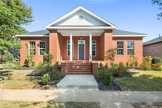 1768 N Best Friend Ln, Fayetteville, AR 72704