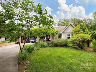 224 Old Haw Creek Rd, Asheville, NC 28805