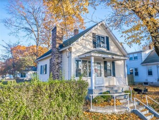 148 Wingate Ave, Warwick, RI 02888