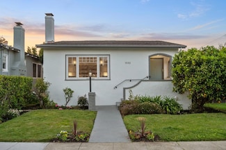 1332 Edgehill Dr, Burlingame, CA 94010