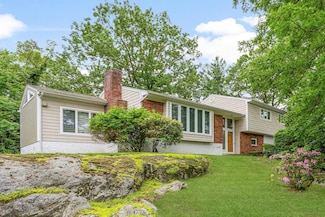243 Robert Dr, New Rochelle, NY 10804