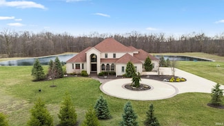 6482 Hollopeter Rd, Leo, IN 46765