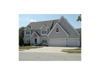 8203 NW 81st Place, Kansas City, MO 64152