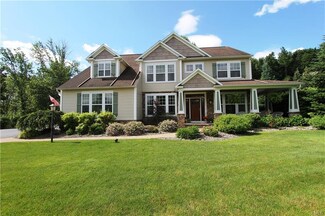 3285 Greenleafe Dr, Phoenix, NY 13135