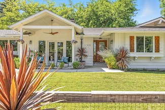 535 N Oregon St, Jacksonville, OR 97530