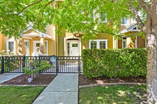 2215 Raspberry Ln, Mountain View, CA 94043