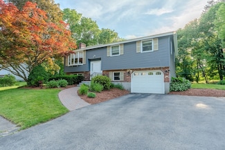 13 Cove St, Chelmsford, MA 01824