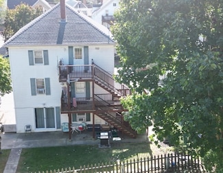 52 Taylor St, Gloucester, MA 01930