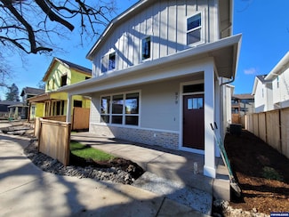 979 Park Ave NE, Salem, OR 97301