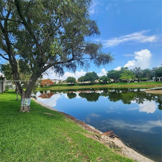 5542 Courtyard Dr Unit 5542, Margate, FL 33063