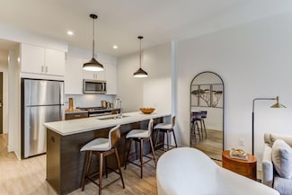 270 E Hennepin Ave Unit 518, Minneapolis, MN 55414