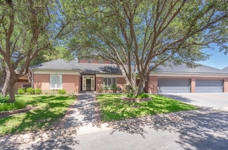 15 Lakes Dr, Midland, TX 79705
