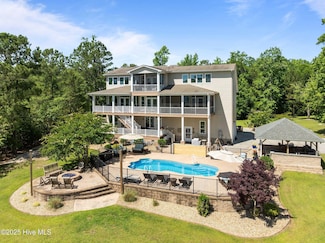 506 Long Point Rd, Chocowinity, NC 27817