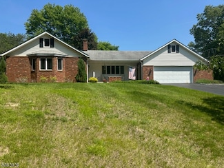6 Geraldine Dr, Sussex, NJ 07461