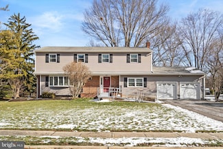 8 Wayne Way, East Windsor, NJ 08520