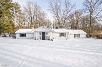 172 Warner Rd, Hubbard, OH 44425