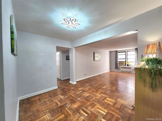 33-27 91st St Unit 1J, Jackson Heights, NY 11372