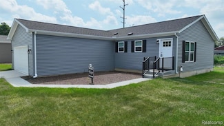 4414 Maple Leaf Trail, Flint, MI 48506