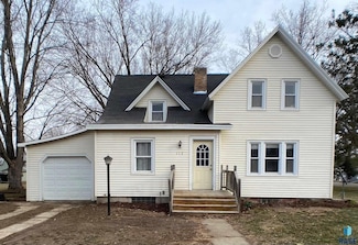 112 E Broad Ave, Flandreau, SD 57028