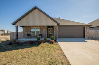 3209 N Ethan Dr, Siloam Springs, AR 72761