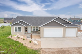 13662 Cherry St, Williston, ND 58801
