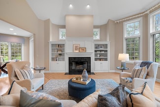10632 N Hidden Reserve Cir, Mequon, WI 53092