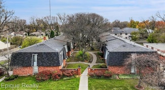 13337 W 9 Mile Rd Unit 102, Oak Park, MI 48237