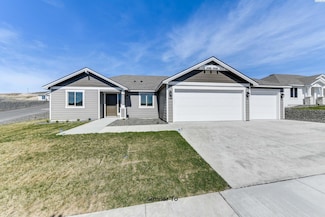 6813 Brooks Ave, Pasco, WA 99301