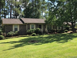 1089 Country Club Dr, Ozark, AL 36360