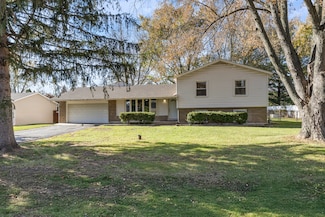 2N238 Highland Ave, Glen Ellyn, IL 60137