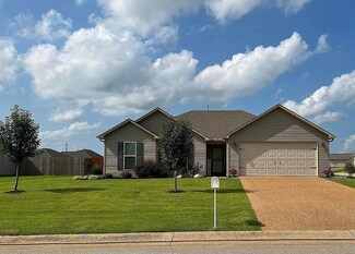 67 Ashberry Ln, Humboldt, TN 38343