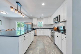 3845 Kentland Dr, Roanoke, VA 24018