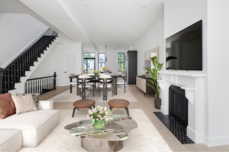45 Cornelia St, Brooklyn, NY 11221