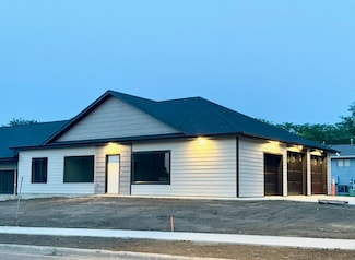 701 Greenview Dr, Yankton, SD 57078