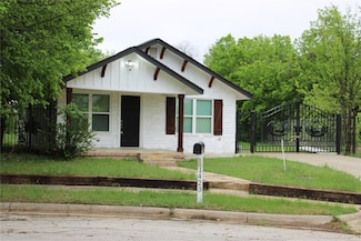 1423 E Davis Ave, Fort Worth, TX 76104