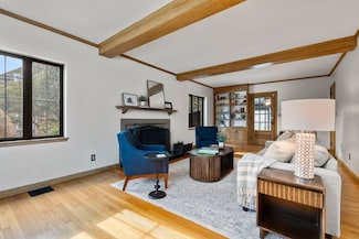 100 Larchmont Rd, Melrose, MA 02176