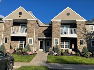 1000 Saddle Rock Rd Unit 2006, Holbrook, NY 11741